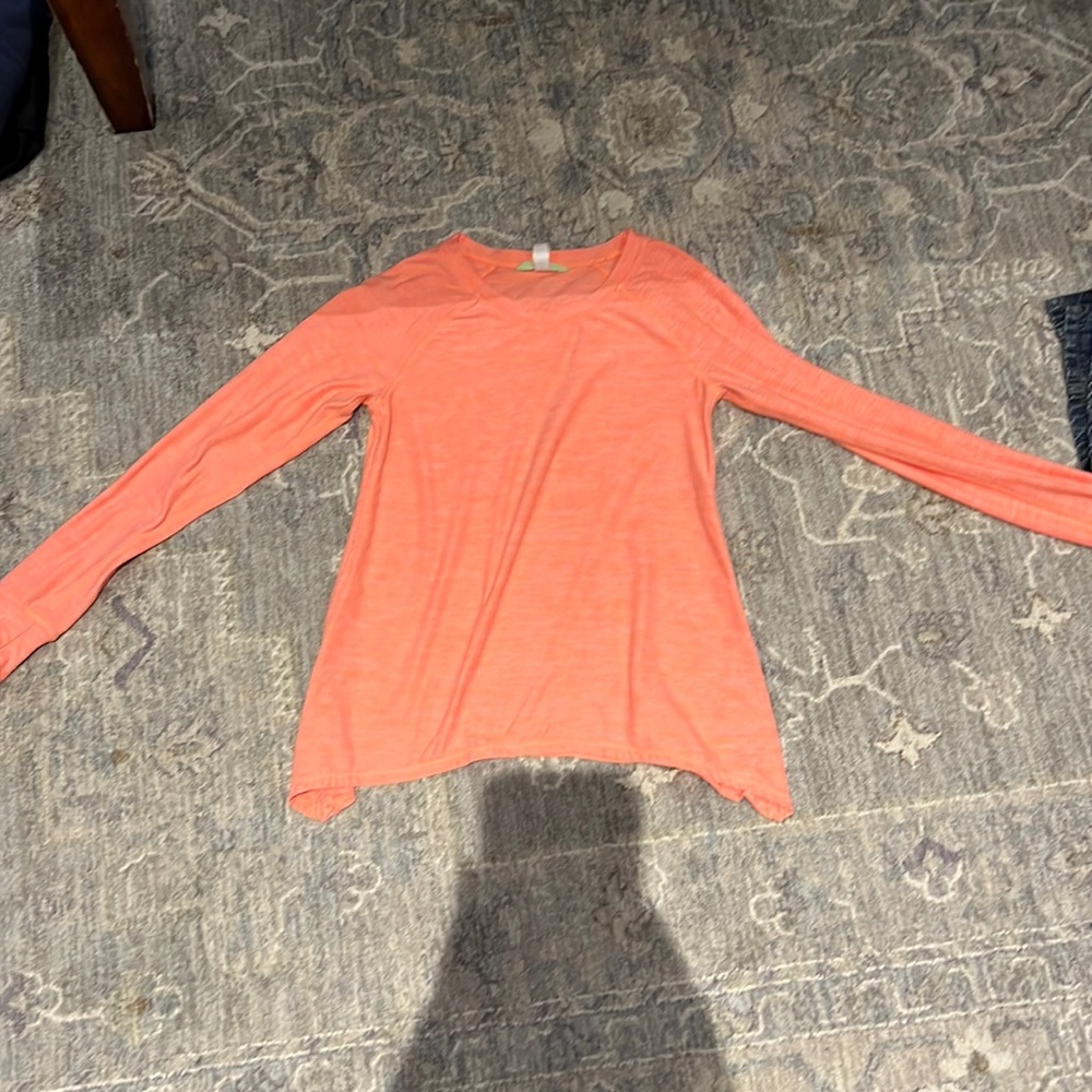 orange shirt